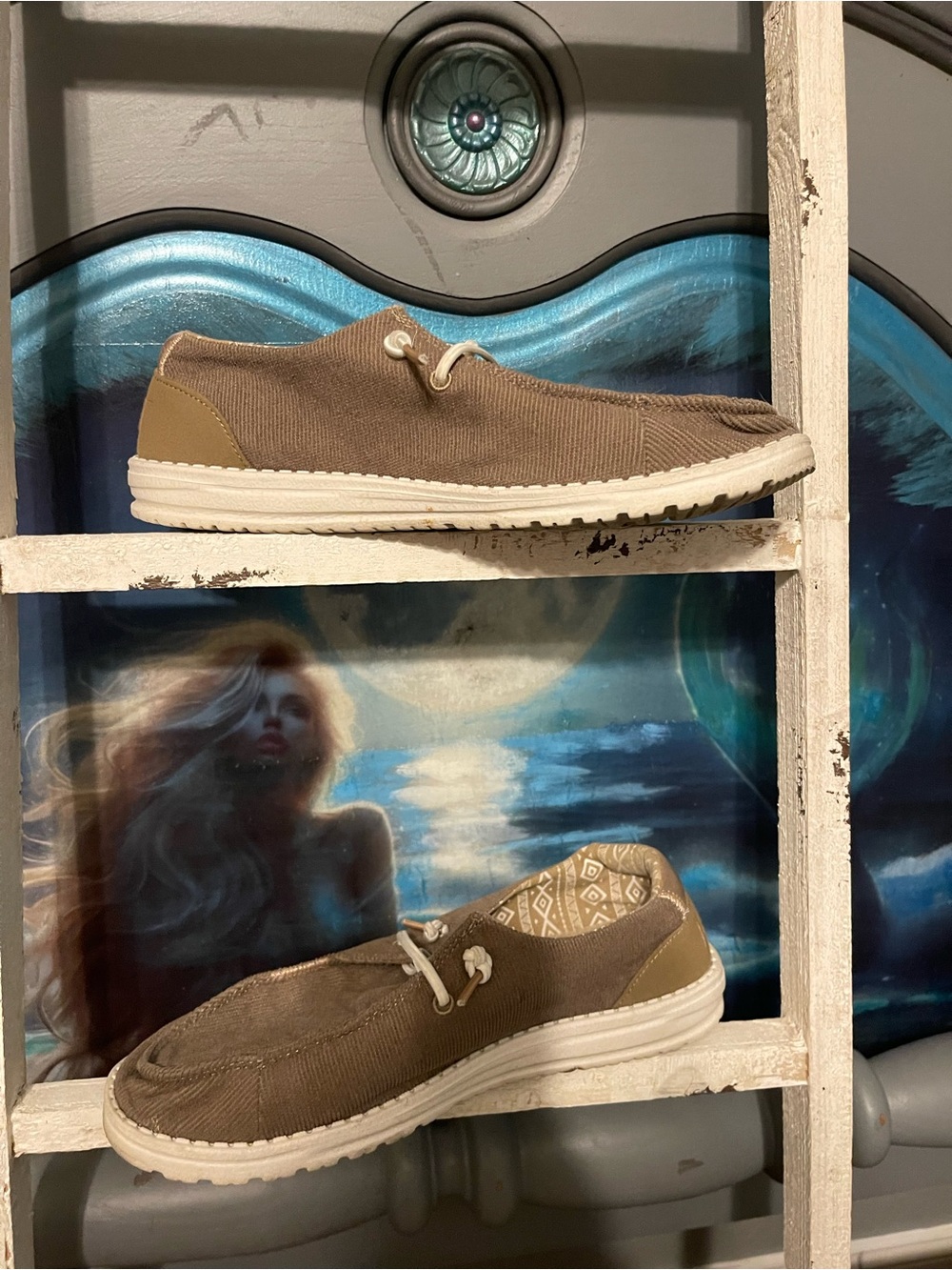 HEYDUDE Women's Wendy Corduroy Chestnut.